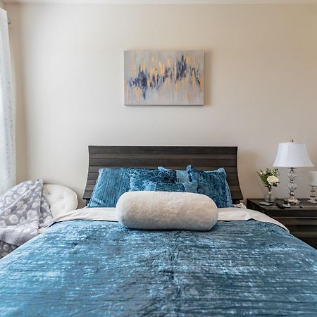 Luxury Bedroom With Private Bath ハンプトン エクステリア 写真