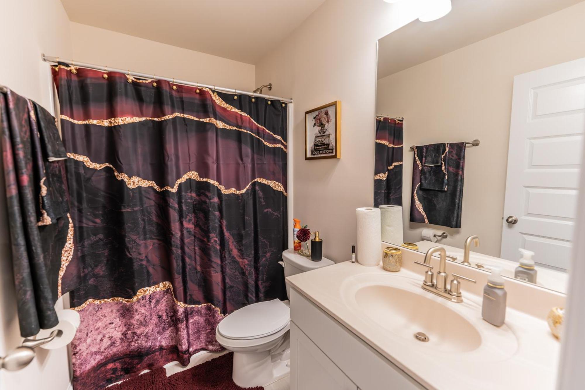 Luxury Bedroom With Private Bath ハンプトン エクステリア 写真
